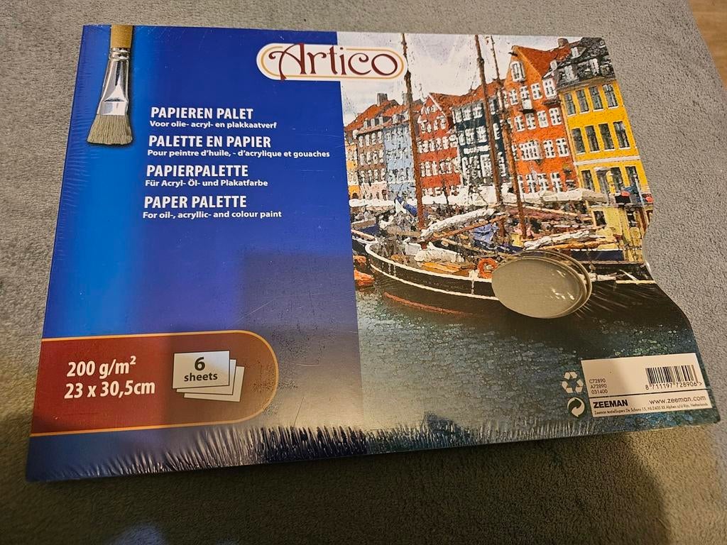 4 palettes en papier, Ophalen of Verzenden, Zo goed als nieuw