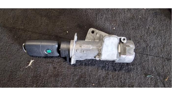 Serrure de contact + clé d'un Skoda Fabia, -, 3 mois de garantie, Utilisé, Skoda