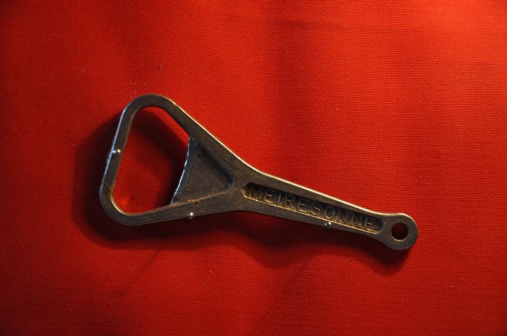 §  decapsuleur  en metal meiresonne gent-gand  (49), Verzamelen, Biermerken, Ophalen of Verzenden, Gebruikt, Flesopener, Overige merken