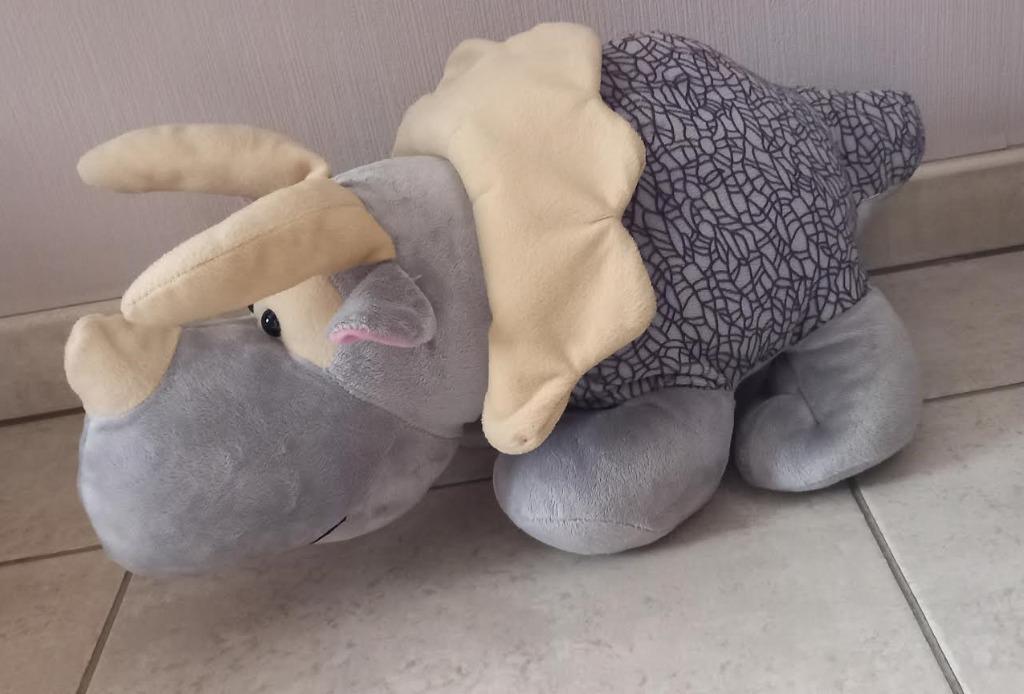 Knuffel Dinosaurus Triceratops  groot, Kinderen en Baby's, Speelgoed | Knuffels en Pluche, Zo goed als nieuw, Ophalen of Verzenden