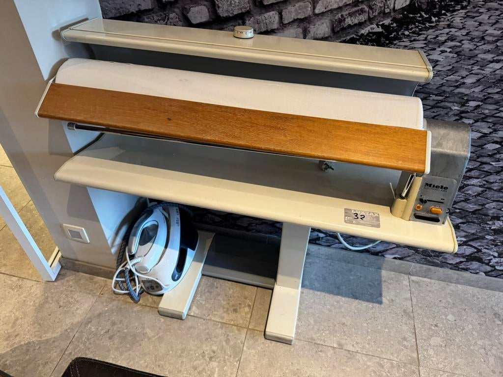 Miele B865 strijkmangel rolstrijkmachine, werkt perfect, Electroménager, Fers à repasser & Planches à repasser, Utilisé, Enlèvement