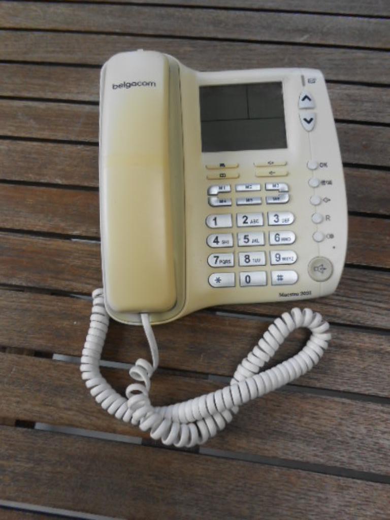 téléphone avec boutons Maestro 2031 blanc (décoloré), Télécoms, Enlèvement ou Envoi