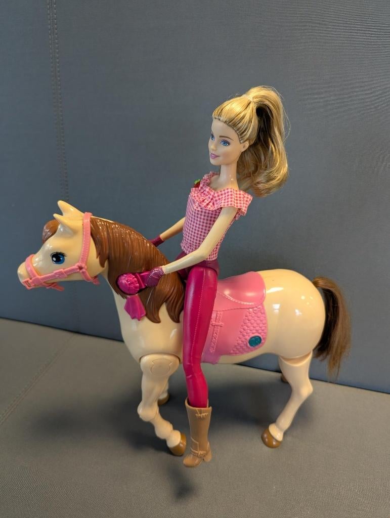 Barbie met lopend paard, Enlèvement ou Envoi, Comme neuf, Barbie