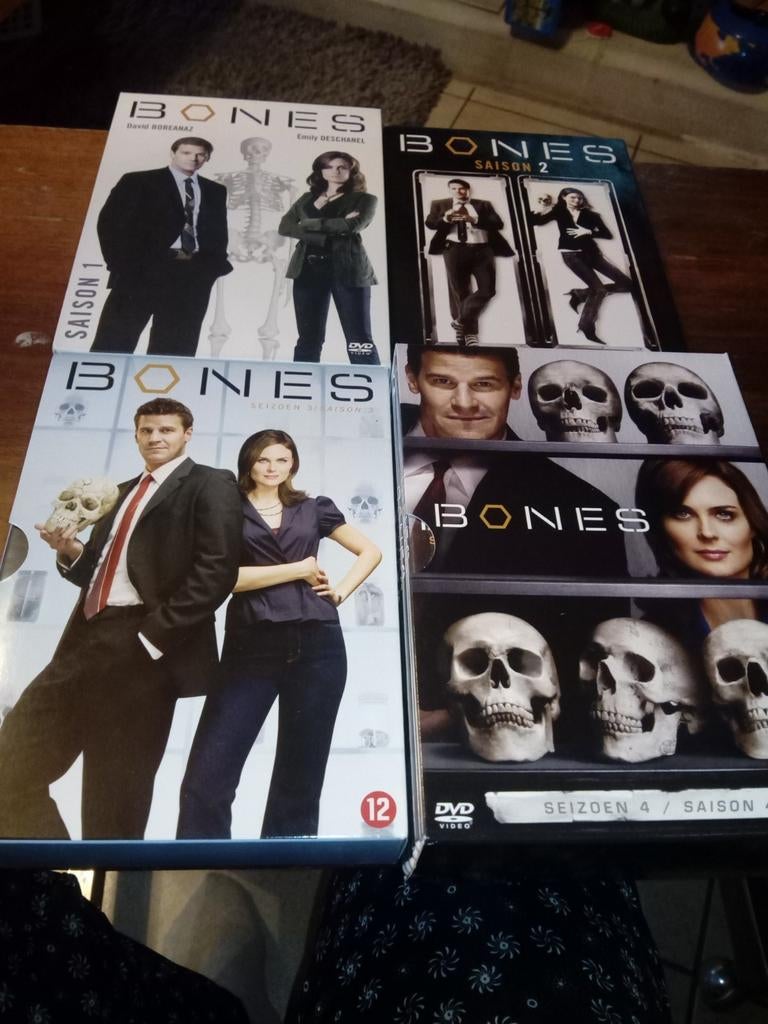 Dvd box Bones seizoen 1 - 4, Cd's en Dvd's, Ophalen of Verzenden, Zo goed als nieuw