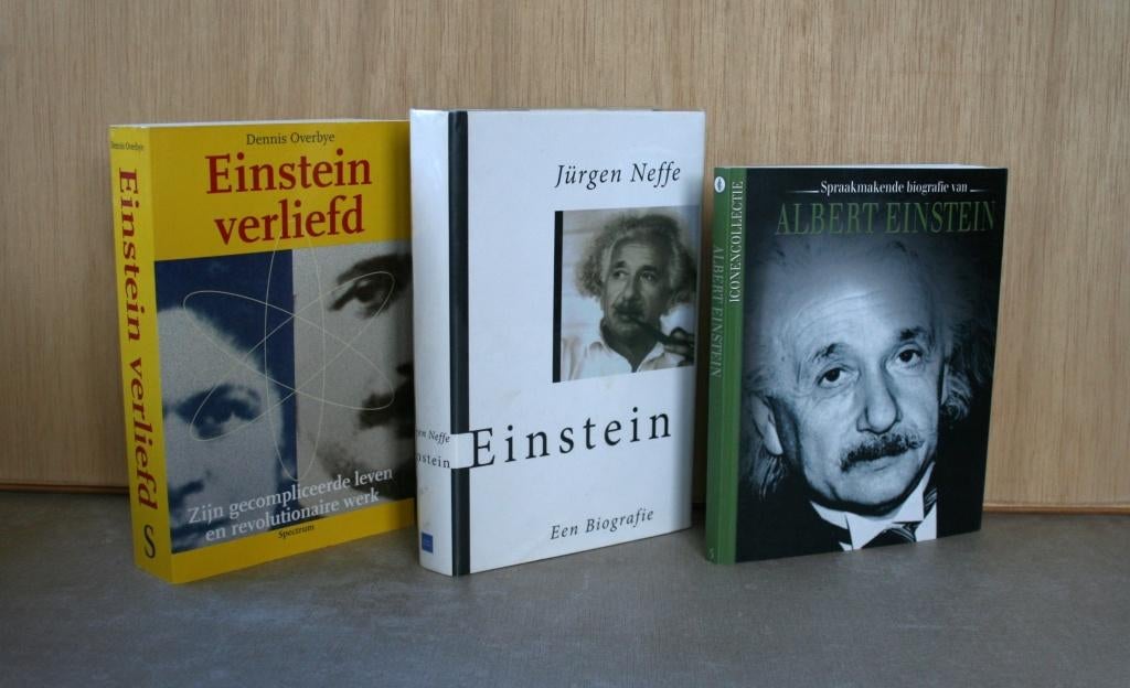 Albert Einstein: biografieën., Boeken, Ophalen of Verzenden, Gelezen, Diverse auteurs, Wetenschap