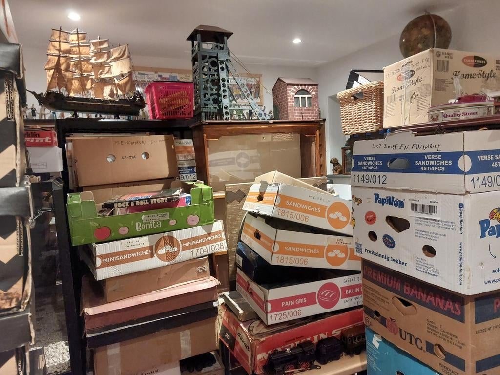 Brocanteurs, Contacts & Messages, Homme cherche Femme