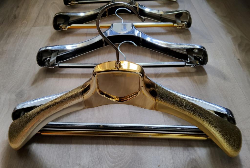 Kleerhangers / kledinghangers / kapstokken 7 stuks goud ..., Ophalen of Verzenden, Nieuw, Kunststof, Volwassenen
