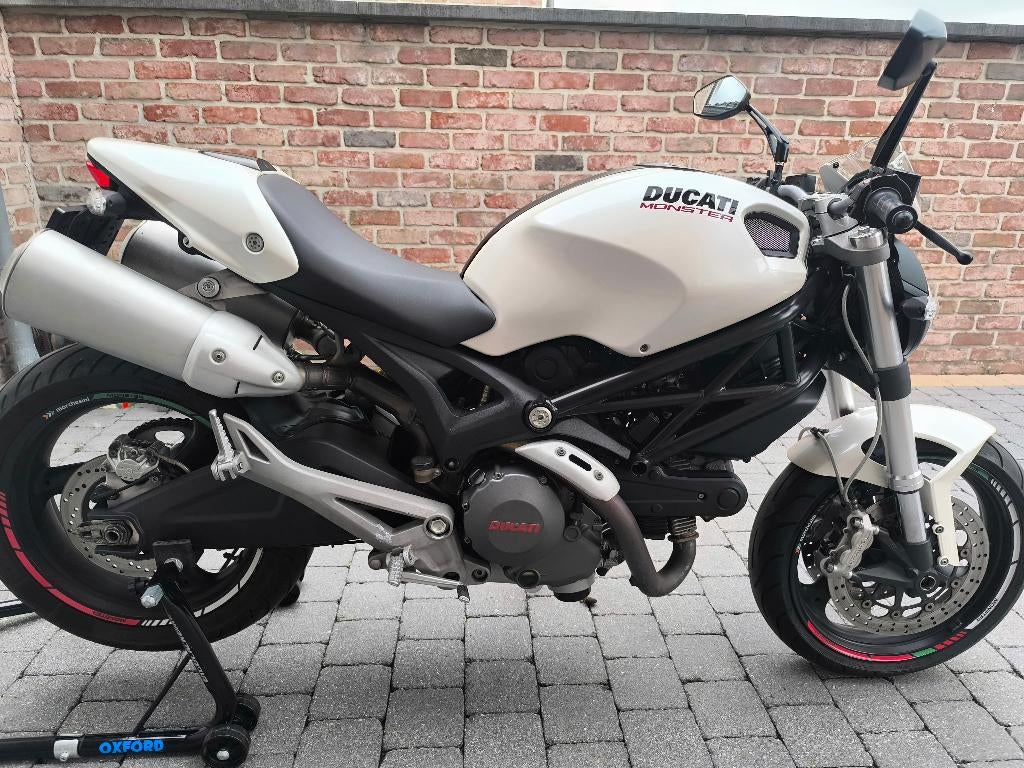 Ducati Monster 696, Motoren, Motoren | Ducati, 2 cilinders, Particulier, Overig, 696 cc