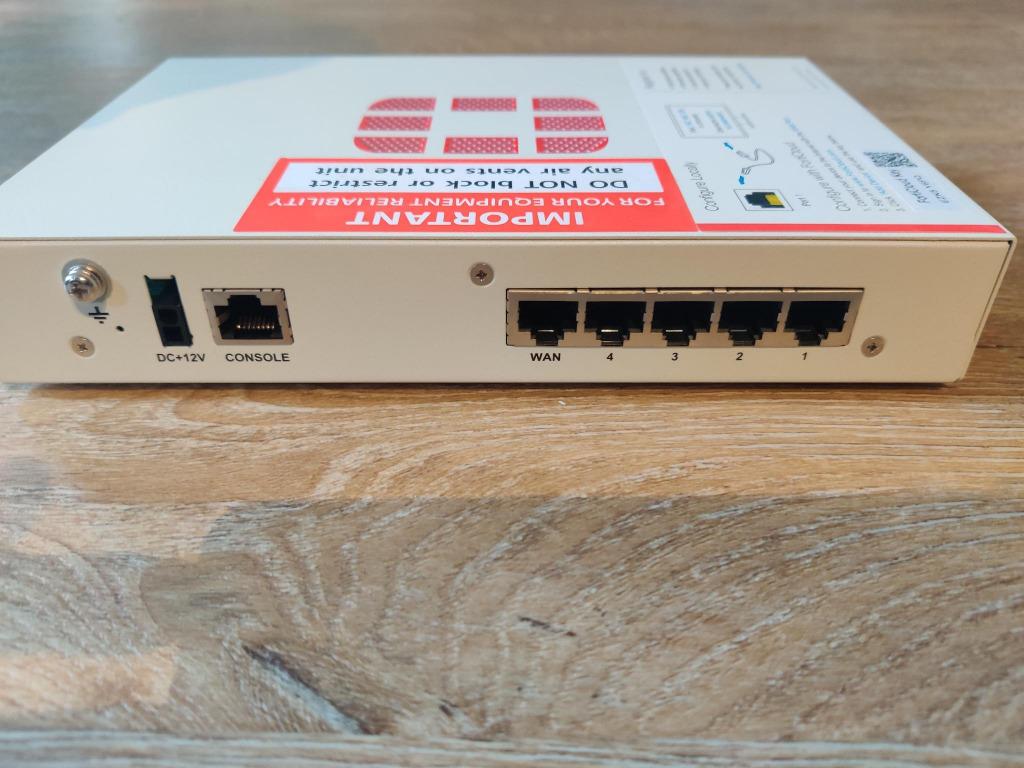 Fortigate 30E, Ophalen of Verzenden, Zo goed als nieuw, Router, Fortinet