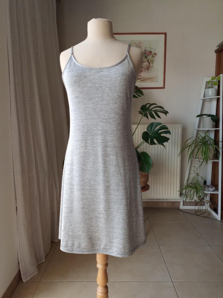 Robe décontractée grise à bretelles, Enlèvement ou Envoi, Comme neuf, Taille 36 (S), Gris