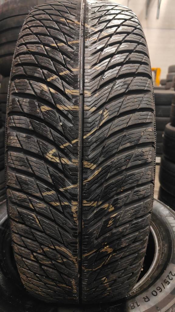 225/60r18 Michelin 50€ per stuk met montage en balanceren, Ophalen
