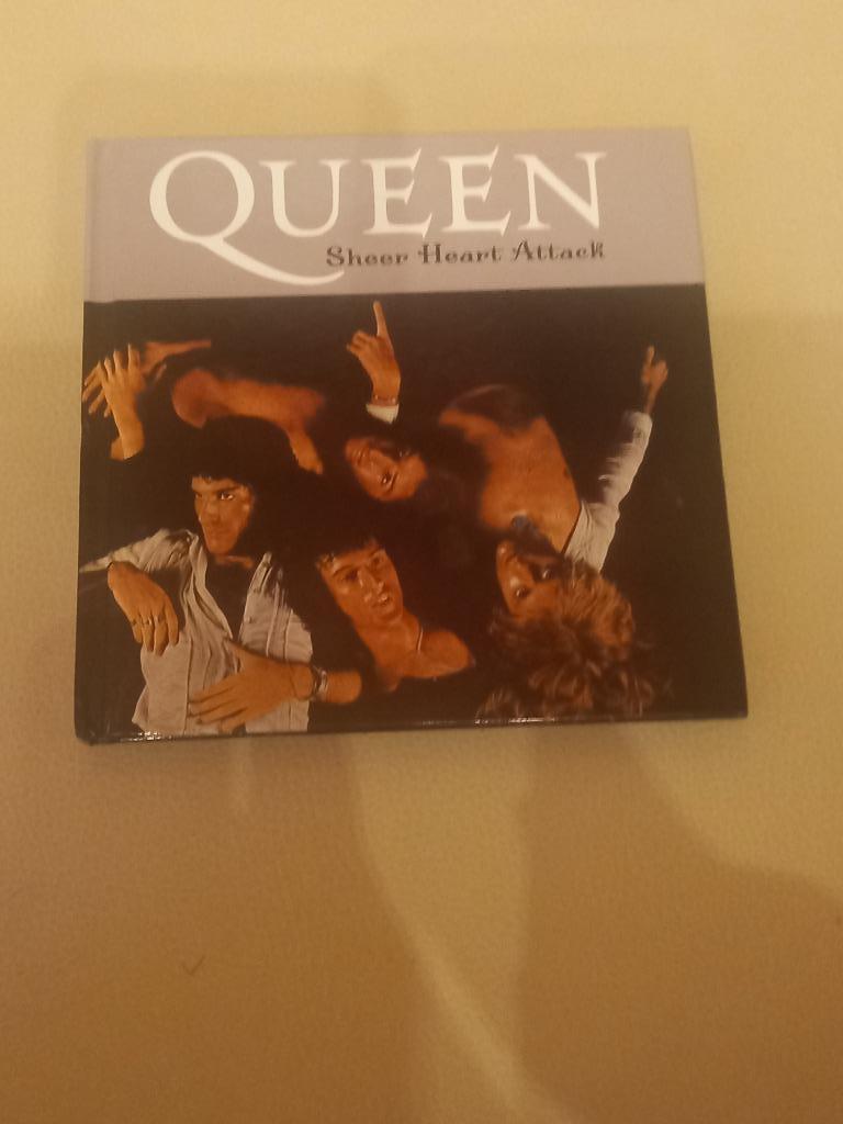 13 Boeken met Cd van Queen, Enlèvement ou Envoi, Comme neuf, Autres genres