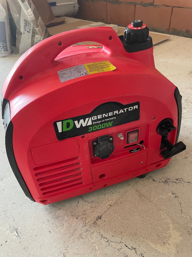 Generator 3000W, Doe-het-zelf en Bouw, Ophalen, Zo goed als nieuw, 10 tot 30 kVA, Benzine