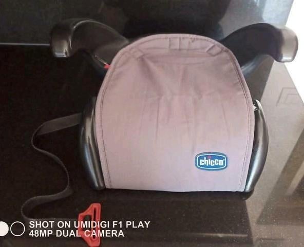 Autoverhoogstoel Chicco, Autogordel of Isofix, Gebruikt, 15 t/m 36 kg, Ophalen of Verzenden