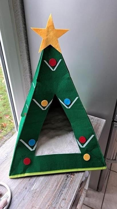 Kerstboom huisje voor kleine katten, Ophalen of Verzenden, Zo goed als nieuw