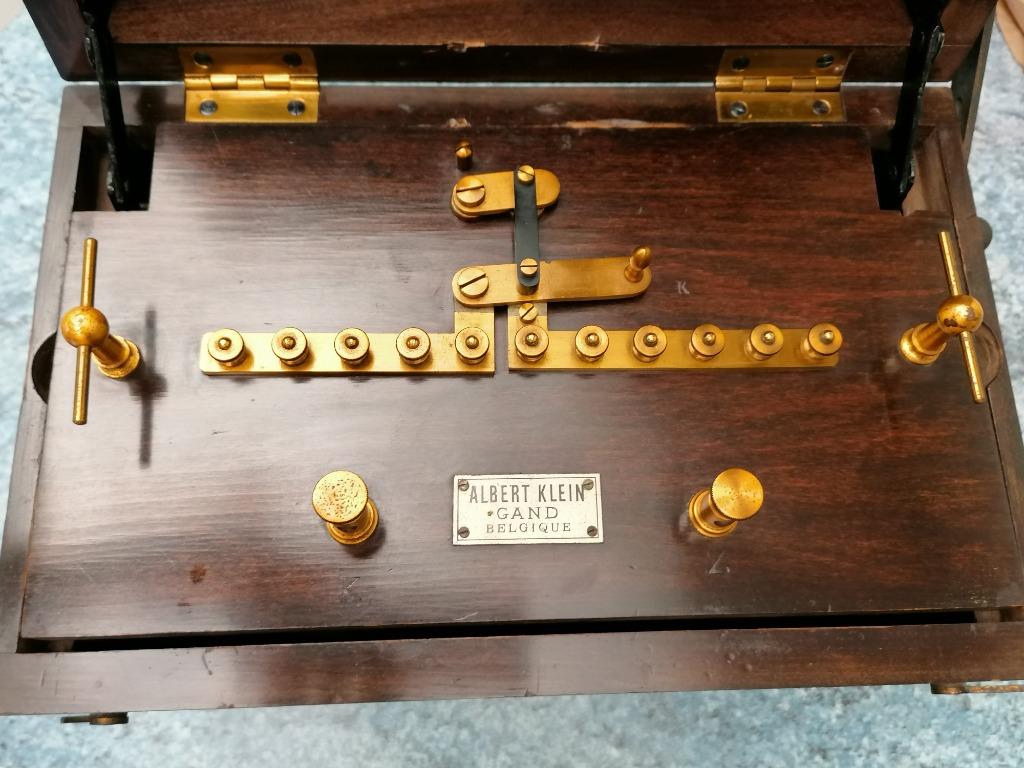 Medisch elektrotherapie instrument Albert Klein  1898-1910, Ophalen