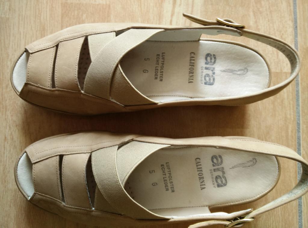 Belles sandales de qualite. Marque ARA, Ophalen, Beige