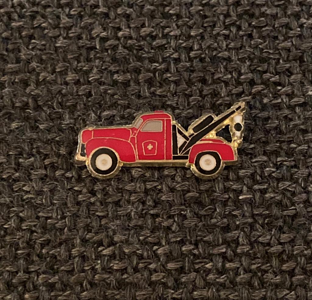 PIN - POMPIERS - SAPEURS - BRANDWEER - BRANDWEERWAGEN, Verzamelen, Verzenden, Gebruikt, Overige onderwerpen, Speldje of Pin