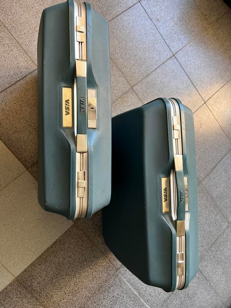 Twee handige, compacte, stevige VISA valiezen (ideaal wagen), Handtassen en Accessoires, Koffers, Ophalen, Gebruikt