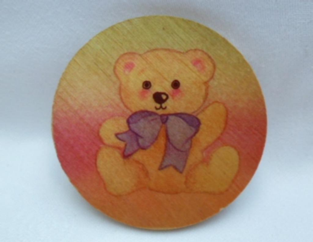 speldje button badge beer met wasknijper achteraan hout, Ophalen of Verzenden, Nieuw, Dier of Natuur, Button