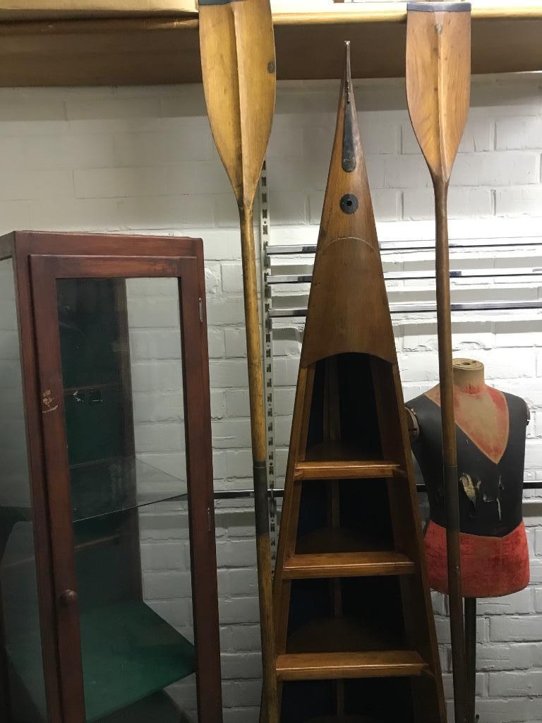 Boot kast, Ophalen