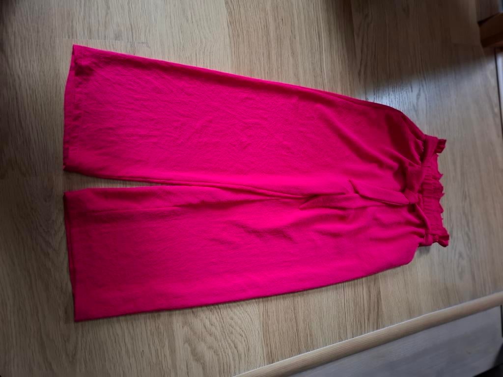 Meisjes 3/4 zomerbroeken zwarte en  fuschia, Ophalen of Verzenden, Zo goed als nieuw