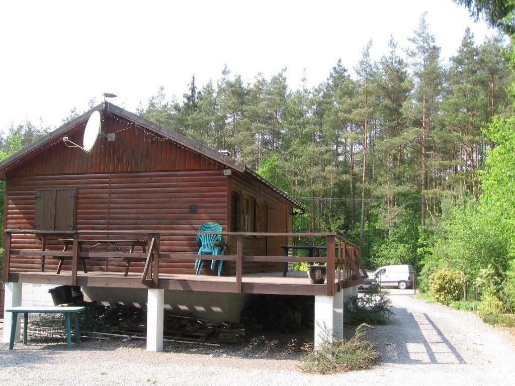chalet tussen Hotton en Barvaux, In bos, 2 slaapkamers, Landelijk, Chalet, Bungalow of Caravan