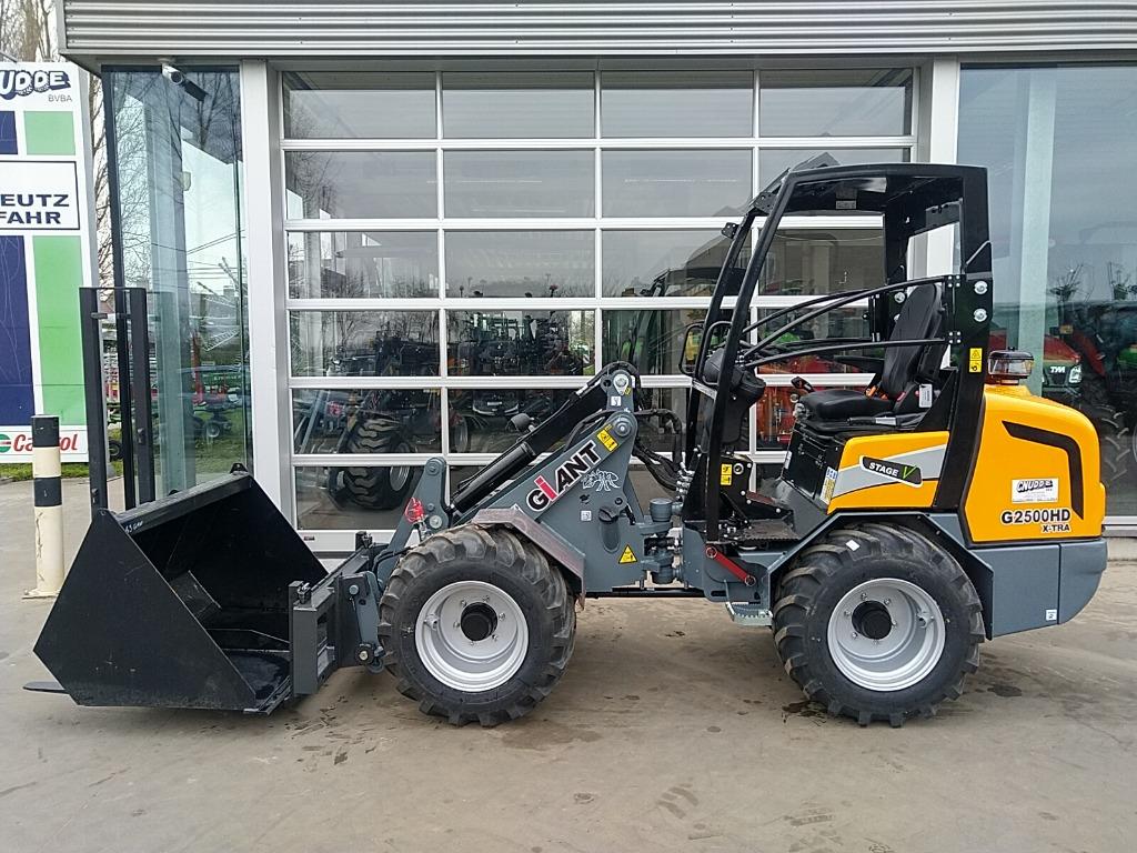Giant G2500HDXtra, heft 2200kg, weegt 2400kg + stockmachines, Ophalen