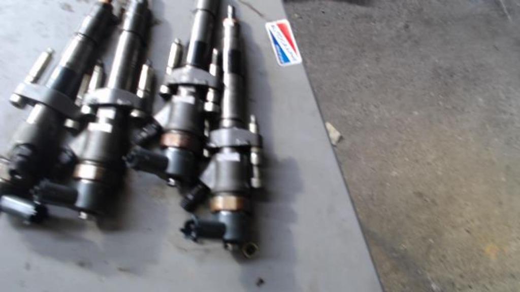 Injecteur RENAULT LAGUNA  2  2.2DCI 102Kw  0445110261, Enlèvement ou Envoi, Utilisé, Lancia