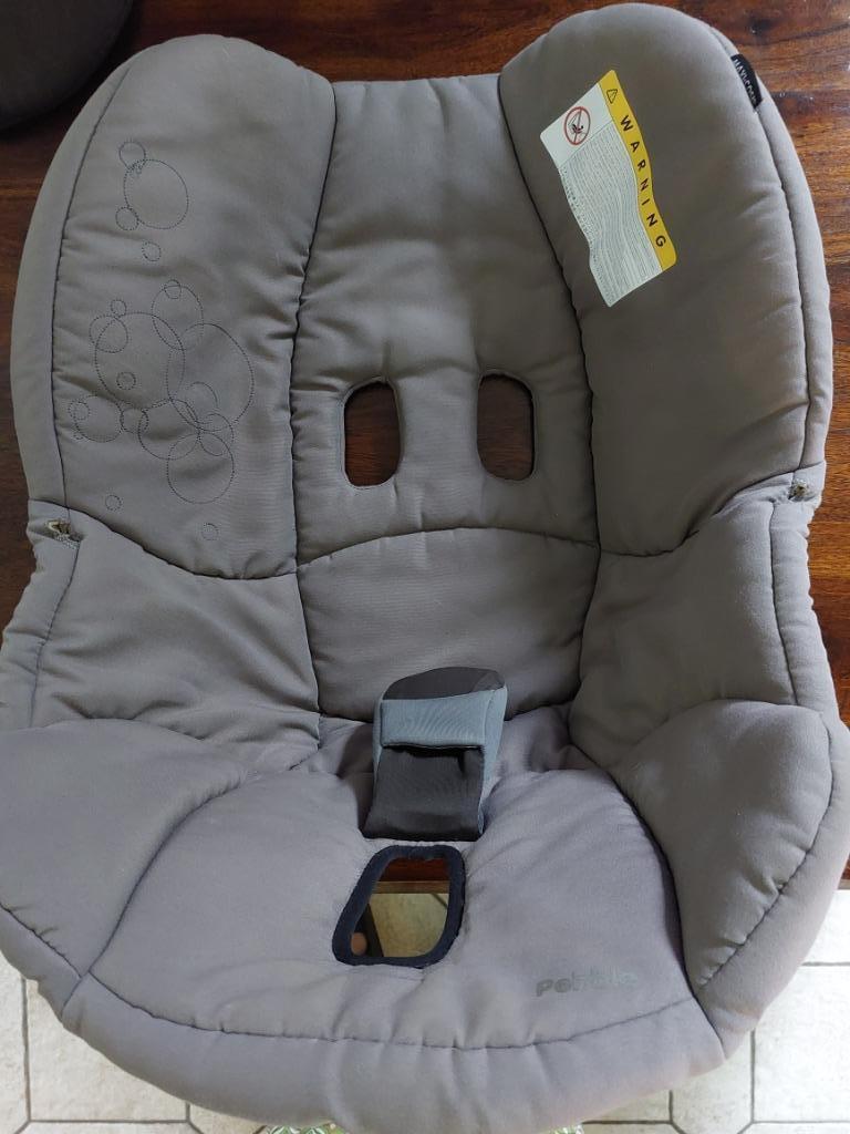 Maxi Cosi-hoes(Pebble) en stoffen zonne/regenhoes, Enlèvement, Comme neuf