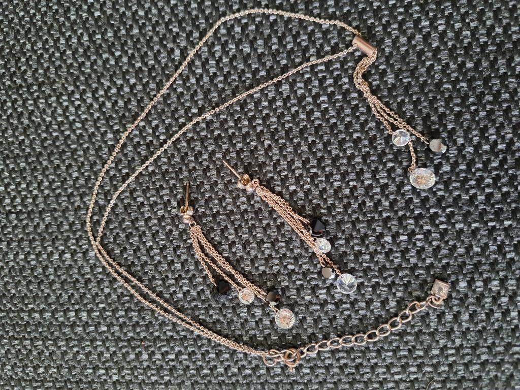 victoria juwelen ketting met oorbellen, Ophalen, Zo goed als nieuw