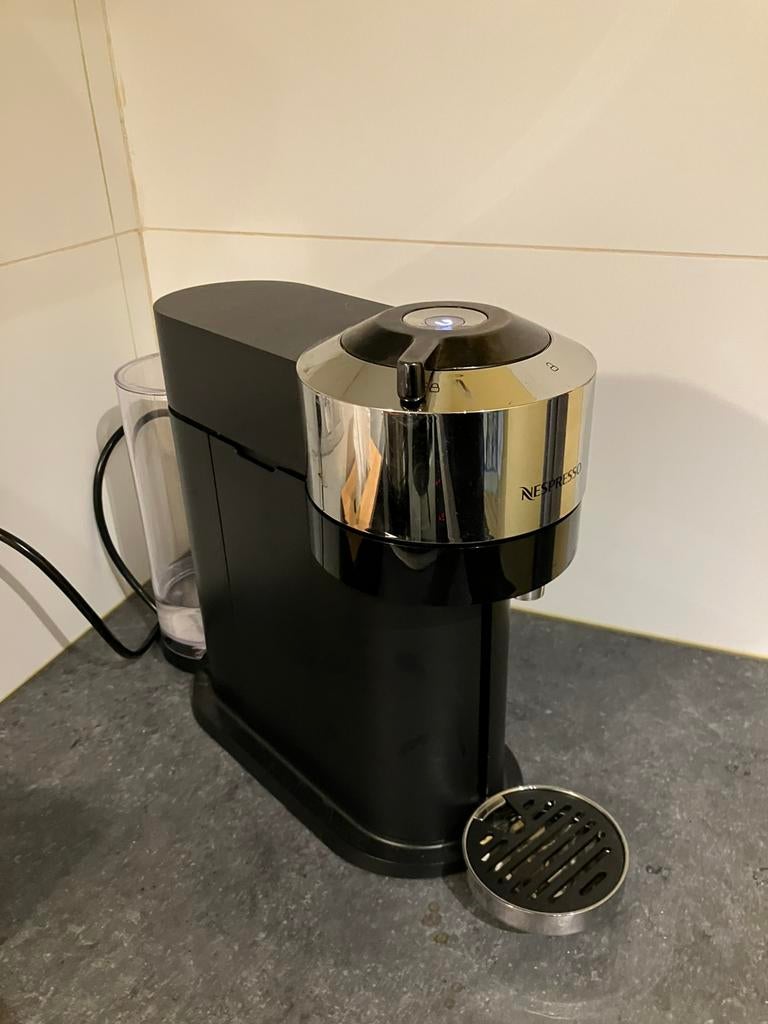 Nespresso vertuo next koffieaparaat, Réservoir d'eau amovible, Dosettes et capsules de café, Comme neuf, Enlèvement