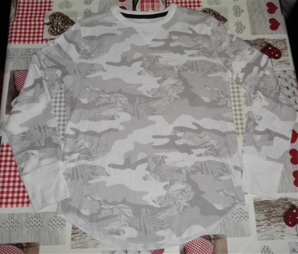 Petit pull fin design gaufré Hollister blanc camouflage marr, Enlèvement ou Envoi, Porté, Blanc, Taille 46 (S) ou plus petite