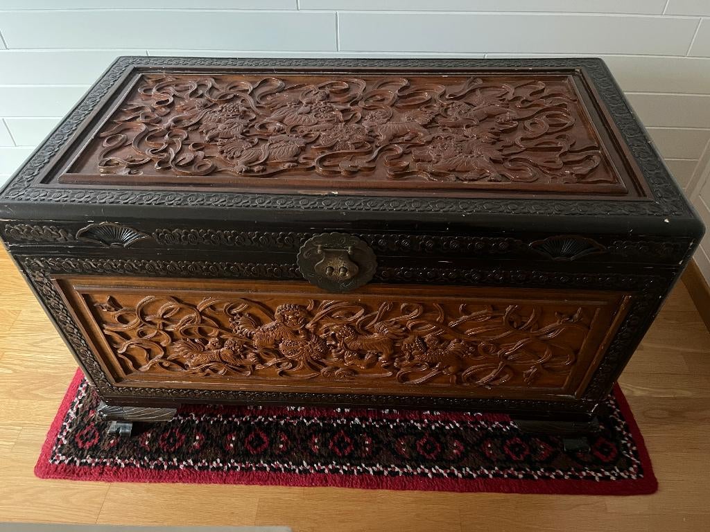 Japanse opbergkoffer, Enlèvement