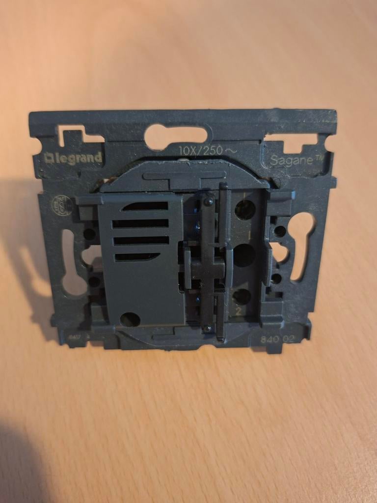 84002 LEGRAND Sagane Interrupteur va et vient 840 02, Enlèvement ou Envoi
