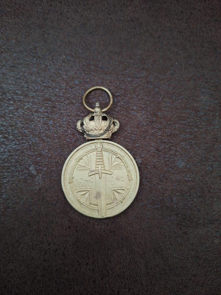 Oude medaille van 1940 tot 1945, Ophalen
