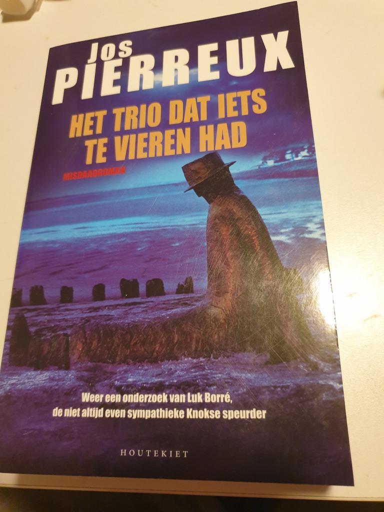 Jos Pierreux - Het trio dat iets te vieren had, Boeken, Thrillers, Zo goed als nieuw, België, Ophalen of Verzenden