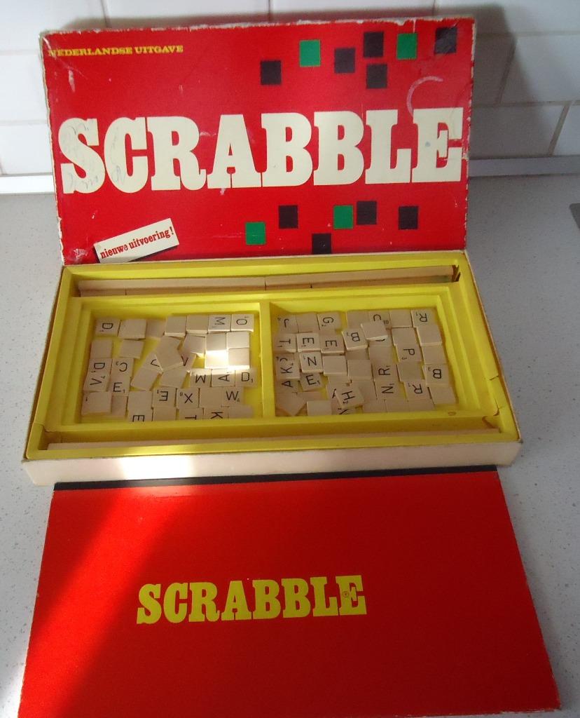 Vintage "Scrabble" (Rode Doos) Nederlandse Uitgave., Hobby en Vrije tijd, Een of twee spelers, Ophalen of Verzenden, Gebruikt