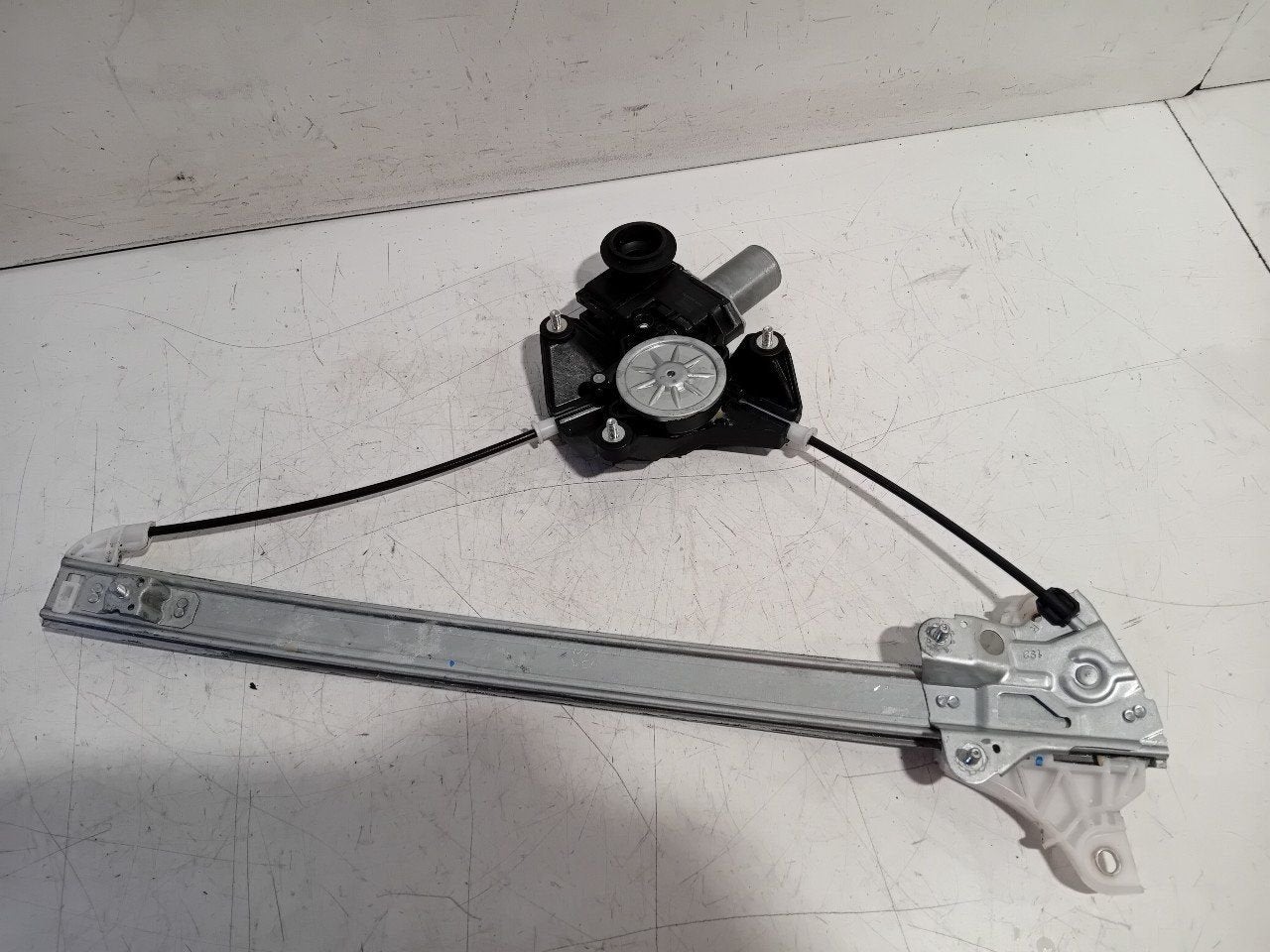 Raammechaniek elektrisch rechts voor Toyota Yaris, Onderdelen@venauto.nl, Van der Ven Autorecycling B.V., Ettenseweg 76, 4706 PB Roosendaal, The Netherlands