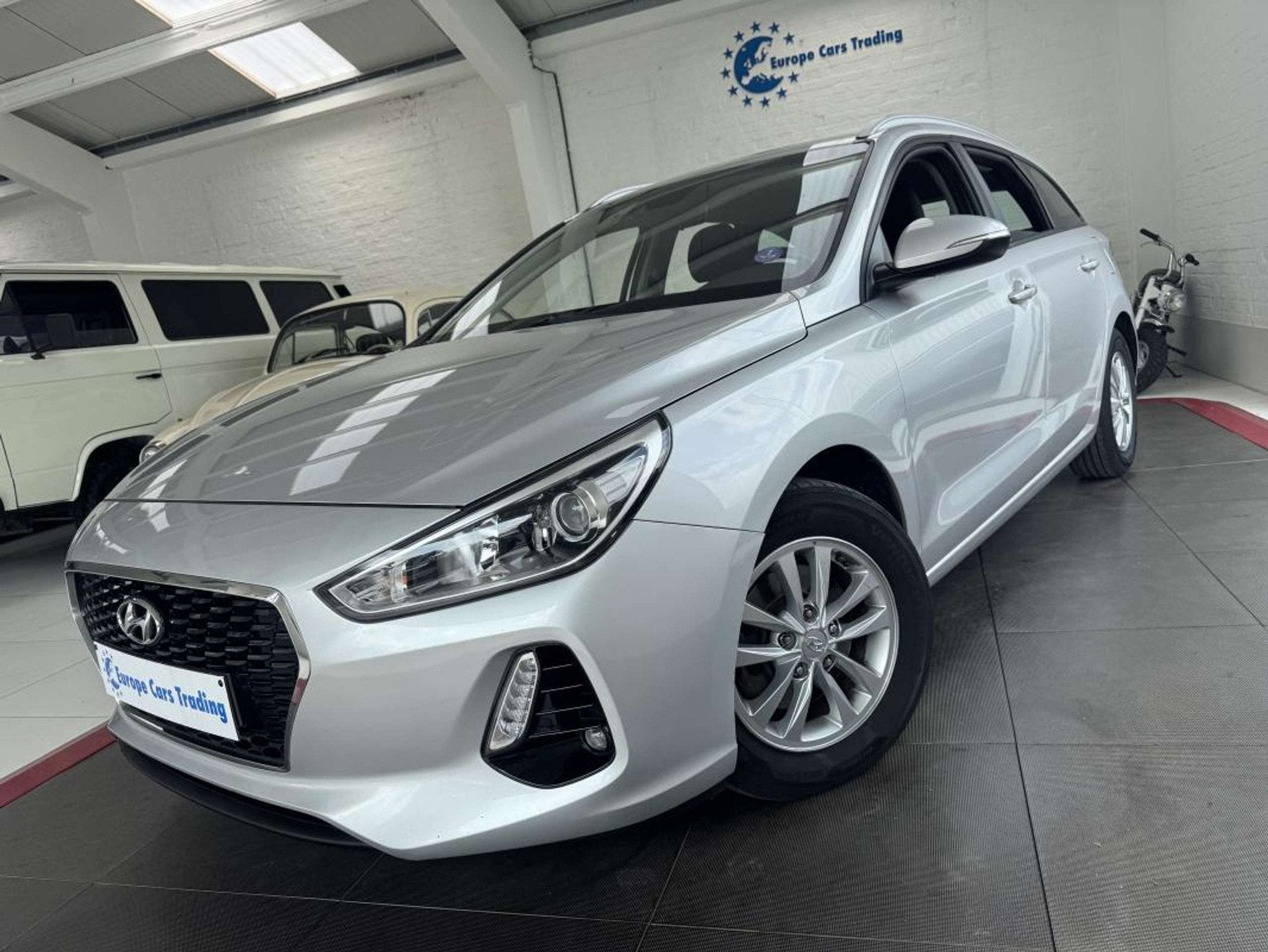 Hyundai i30 SW 1.0T.GDI 120CH ENTRETIEN COMPLET HYUNDAI GAR, Auto's, Stof, Electronic Stability Program (ESP), 120 pk, Bedrijf