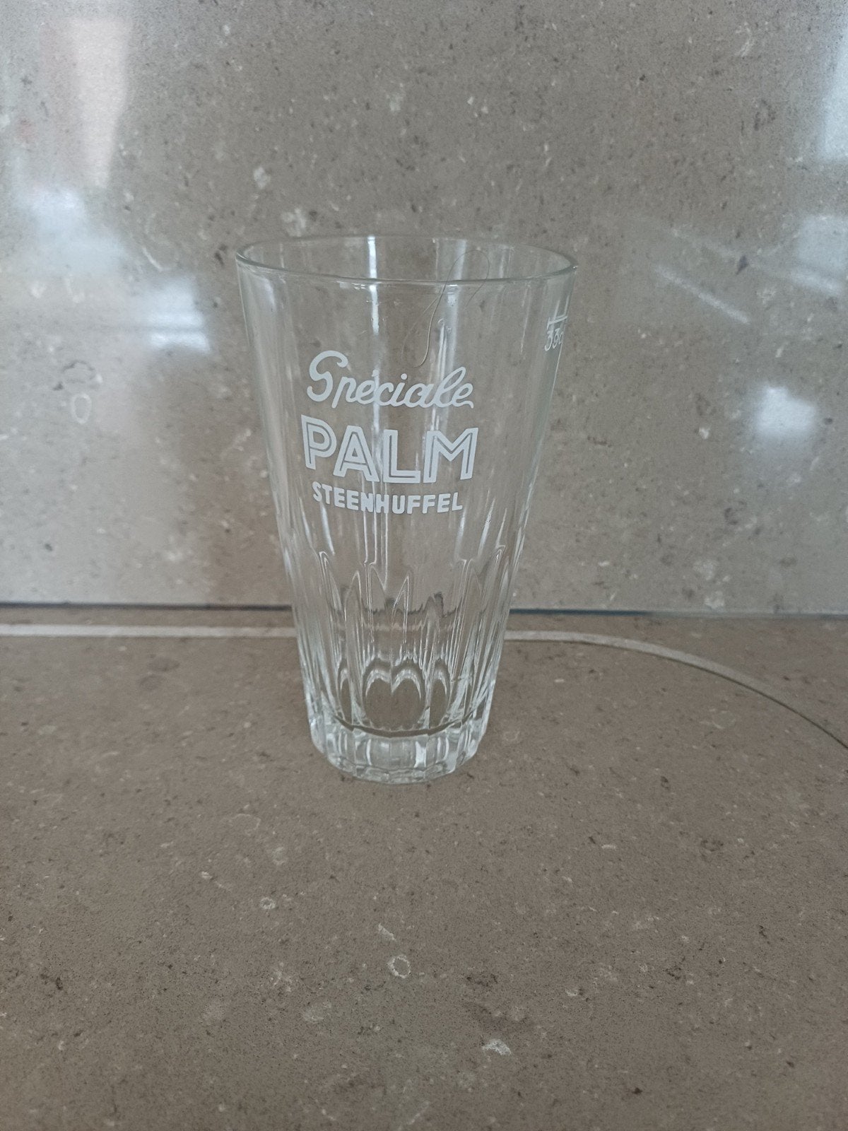 Huffle en verre spécial en pierre de palmier, Collections, Verres & Petits Verres, Envoi