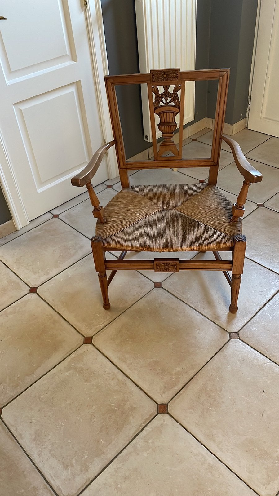Fauteuil paillé style Louis XVI, Ophalen