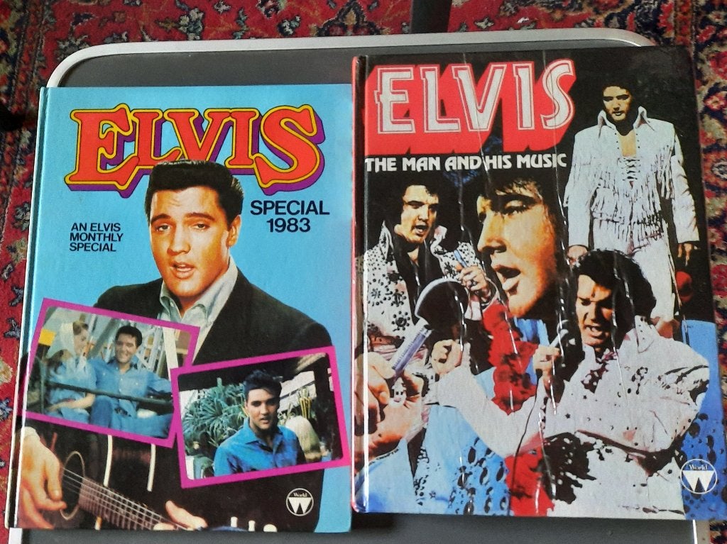 Elvis Monthly Specials boeken - 2  stuks 1983 + Compilatie, Boeken, Ophalen of Verzenden, Gelezen, Artiest, DIVERSEN