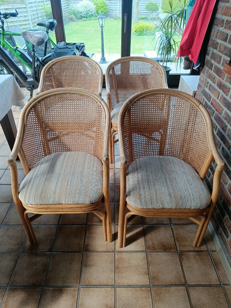Set van 4 rotan zeteltjes, Enlèvement