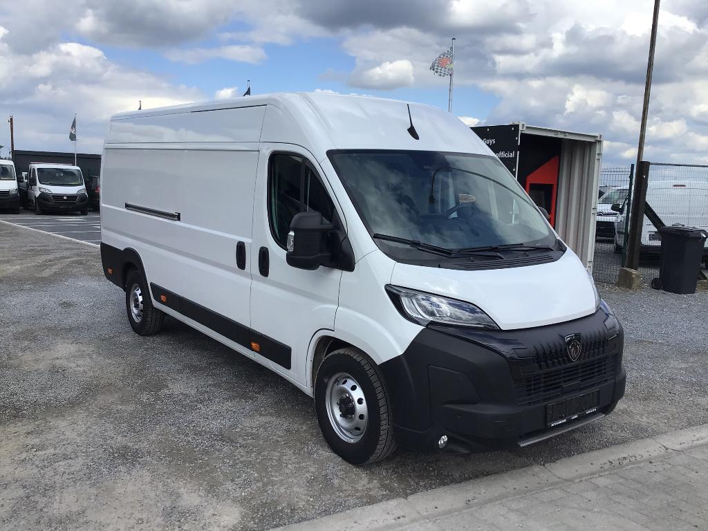 peugeot boxer l4h2 180pk automaat 2024 31000km 23950e ex, Stof, 4 cilinders, 3000 kg, Wit