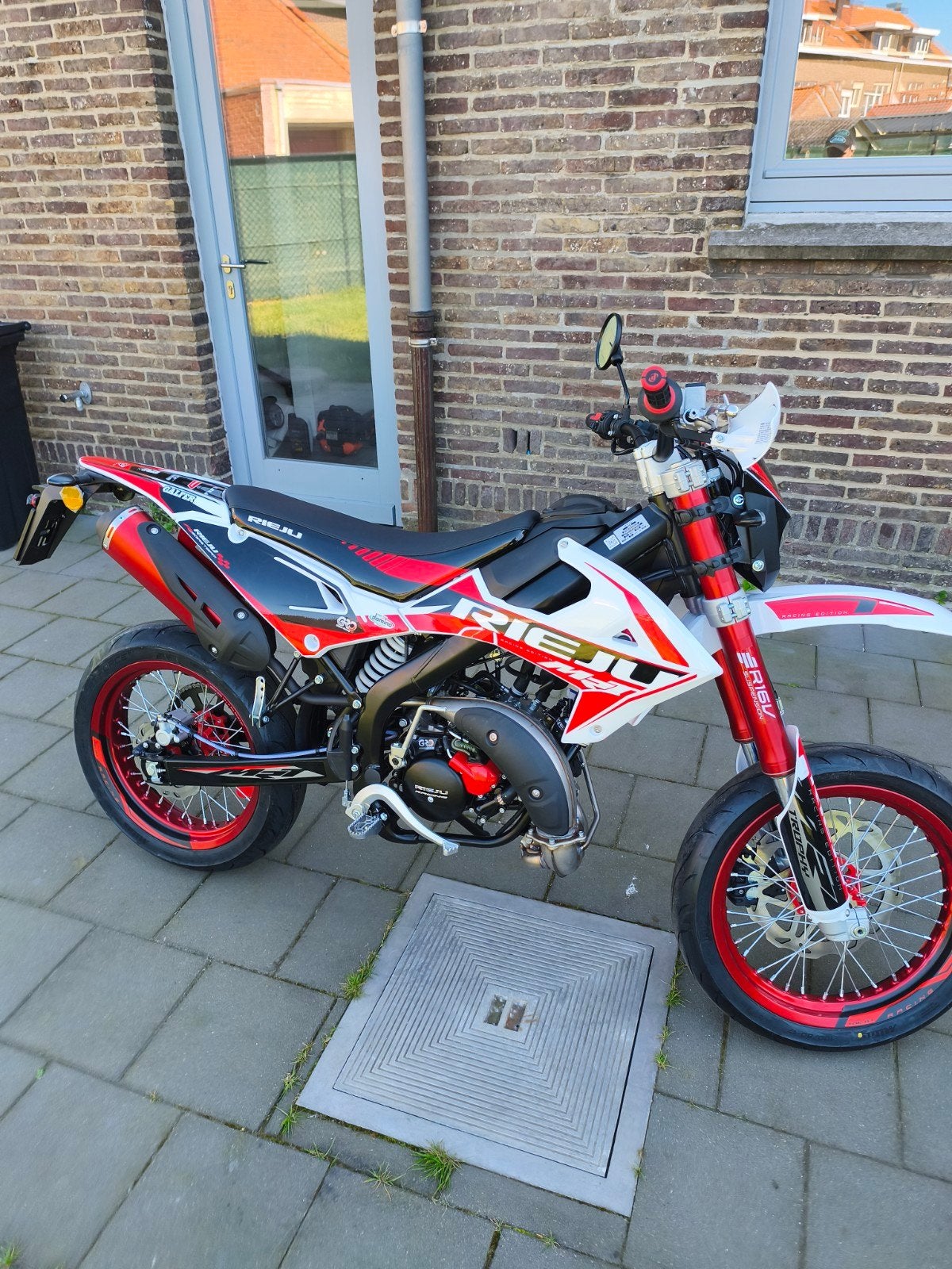 rieju mrt trophy 50 cc nieuw wit met rood, Neuf, Autres marques, 6 vitesses, Enlèvement