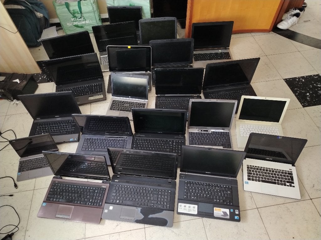 +40 ordinateurs portables pour pièces/export, Informatique & Logiciels, Enlèvement