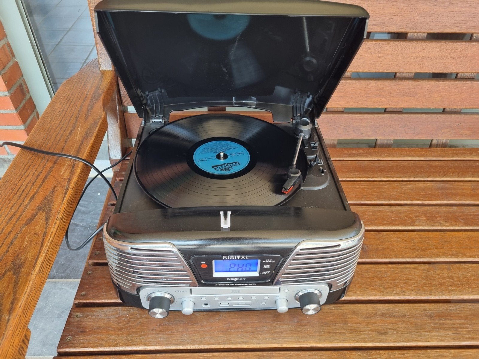 Radio, Enlèvement