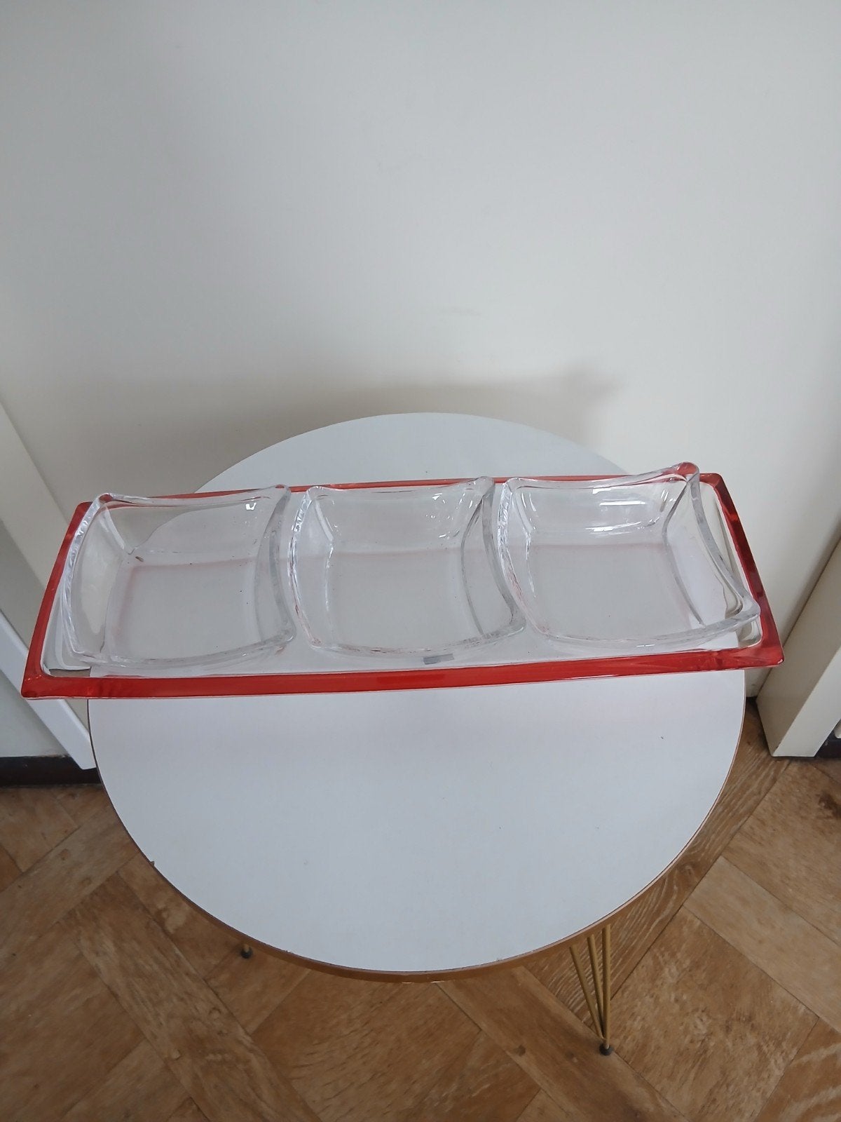 Serveerschaal en 3 transparante en rode glazen bekers, Ophalen of Verzenden, Glas, Rood