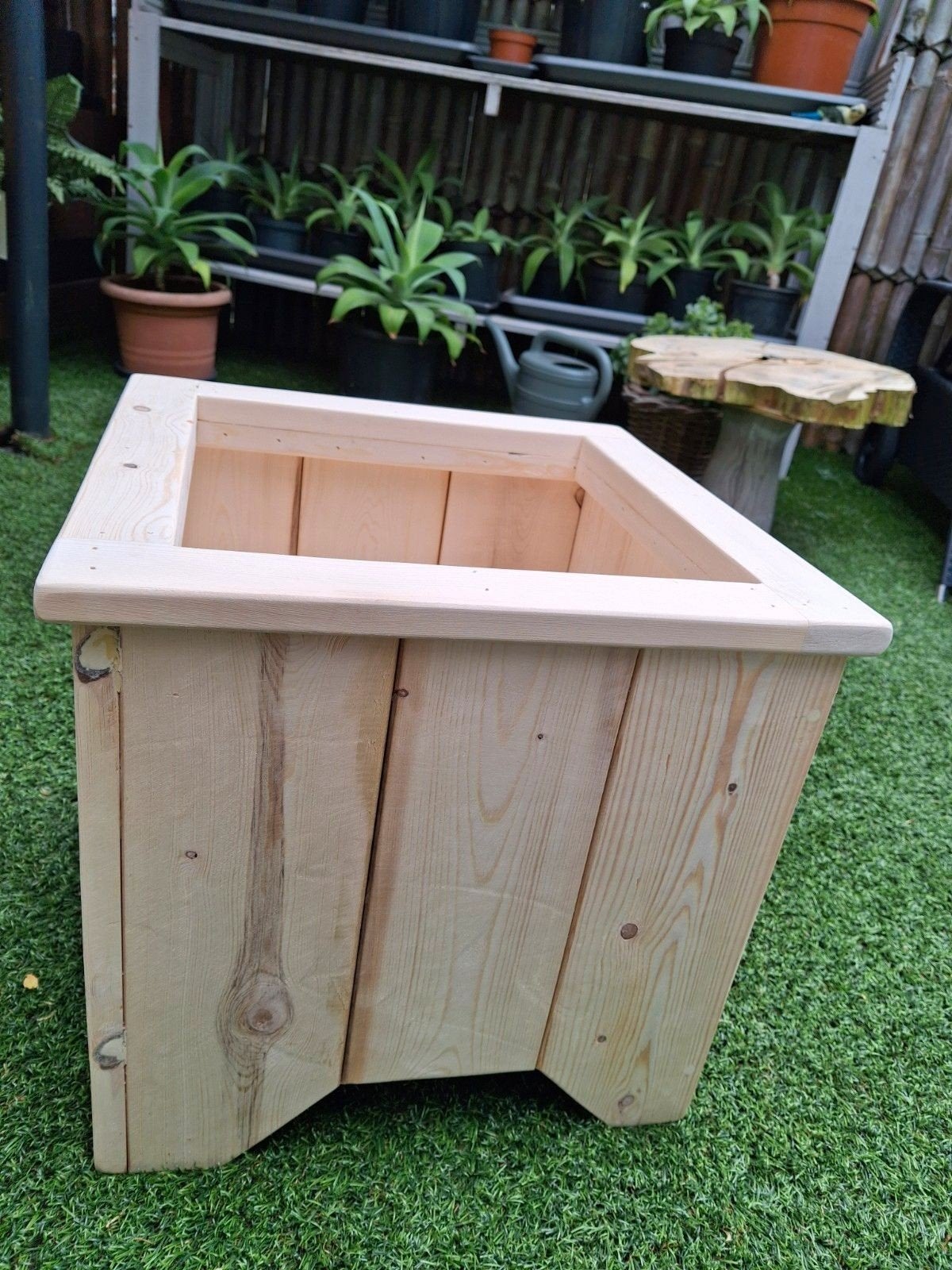 Nieuwe sterke houten plantenbak voor binnen of terras
Schaal, Tuin en Terras, Ophalen, Nieuw, Binnen